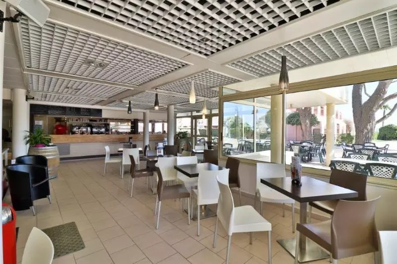 Hotelli Club Oustal Del Mar