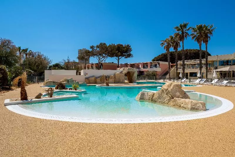 Hotelli Club Oustal Del Mar