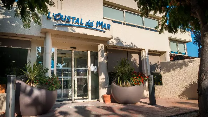 Hotelli Club Oustal Del Mar