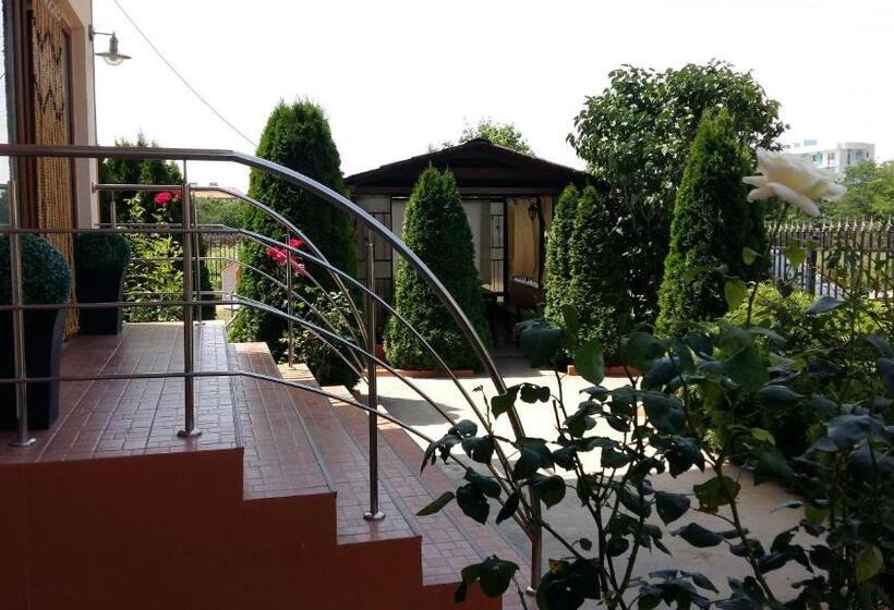 Pensjonat Casa Mevas