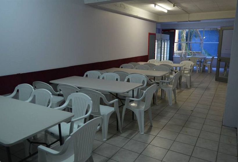 فندق صغير Wombat Backpackers