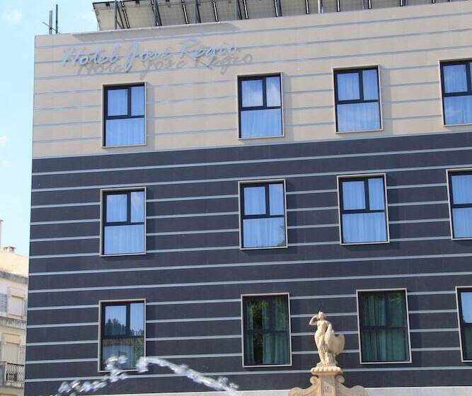 هتل Jose Regio