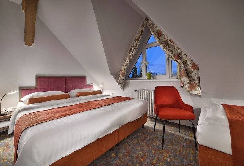 בית מלון כפרי Maximilian Lifestyle Resort