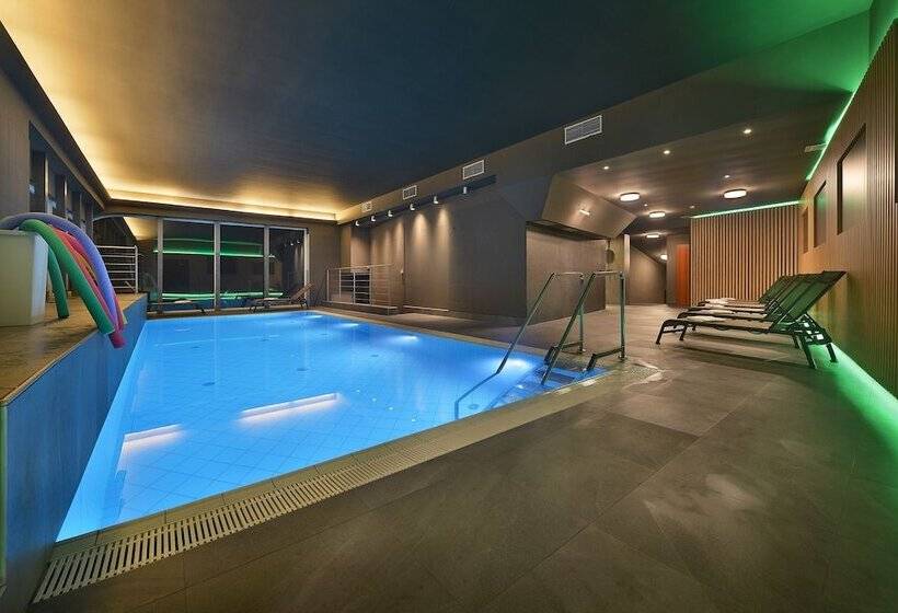 בית מלון כפרי Maximilian Lifestyle Resort