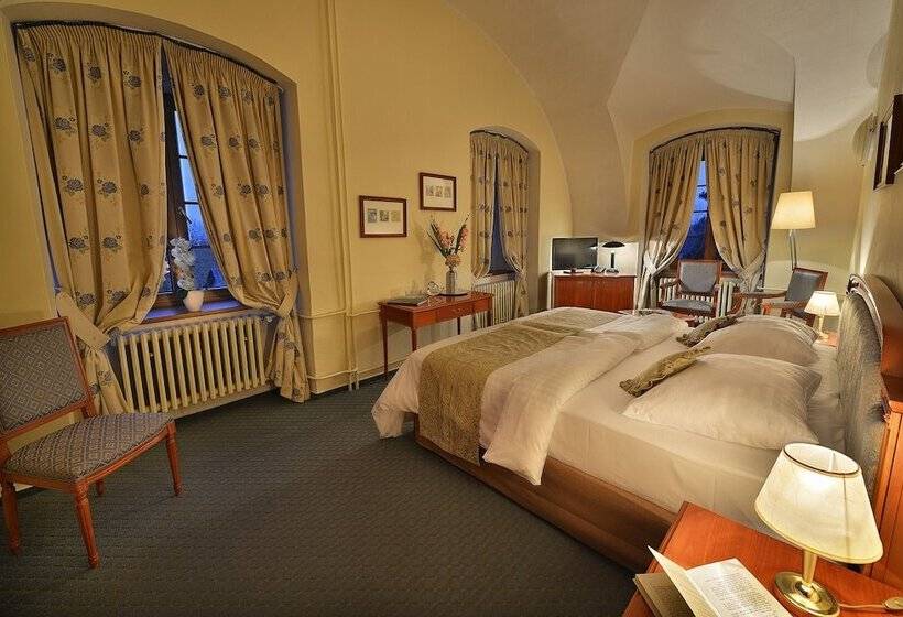 בית מלון כפרי Maximilian Lifestyle Resort