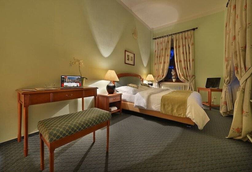 בית מלון כפרי Maximilian Lifestyle Resort