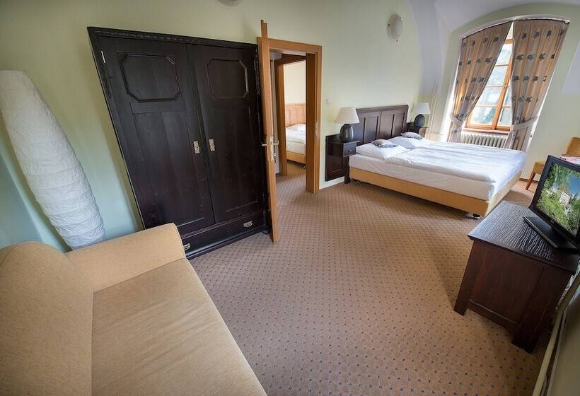 בית מלון כפרי Maximilian Lifestyle Resort