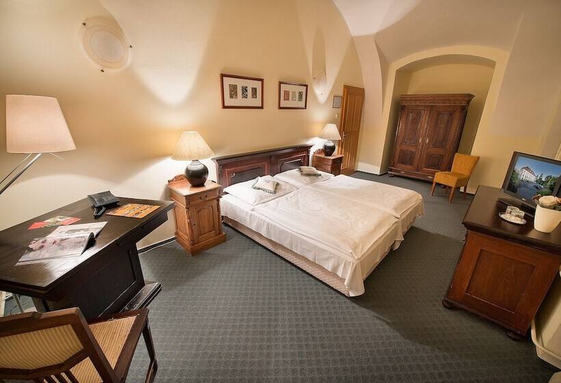 בית מלון כפרי Maximilian Lifestyle Resort