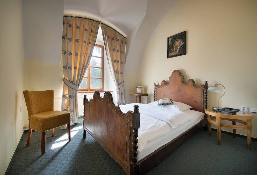 בית מלון כפרי Maximilian Lifestyle Resort