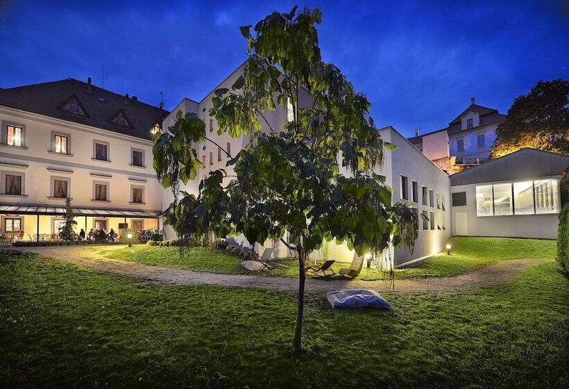 בית מלון כפרי Maximilian Lifestyle Resort