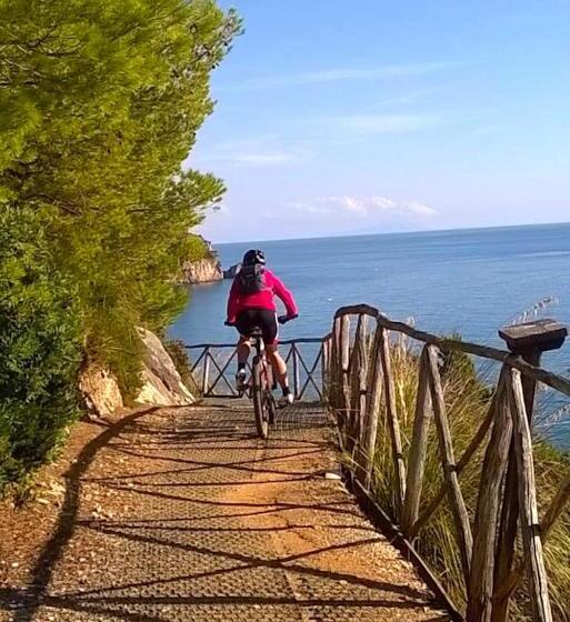 בית מלון כפרי Minturnae