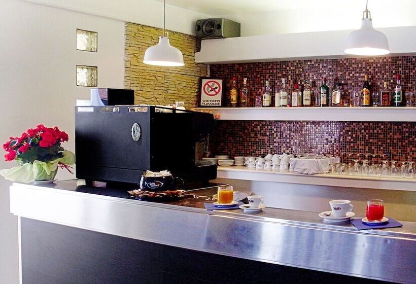 בית מלון כפרי Minturnae