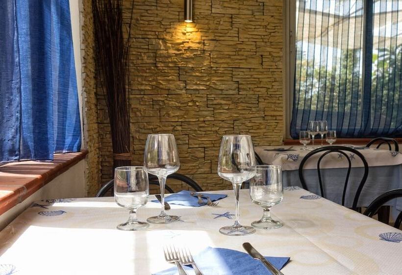 בית מלון כפרי Minturnae