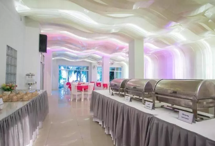 Отель Nanachart Bangsaen