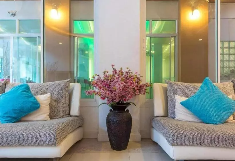 Отель Nanachart Bangsaen