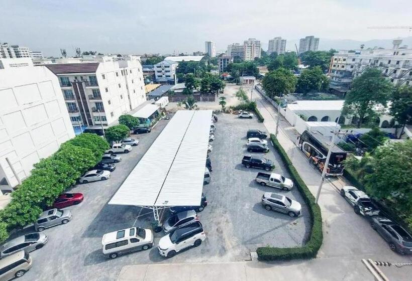 Отель Nanachart Bangsaen