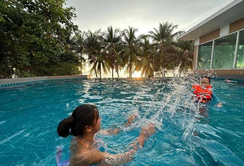 Отель Nanachart Bangsaen