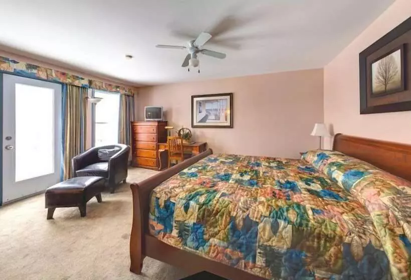 هتل Parkland Village Inn