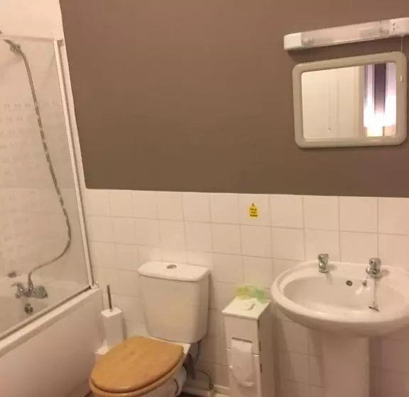 Отель The Dyvels Inn