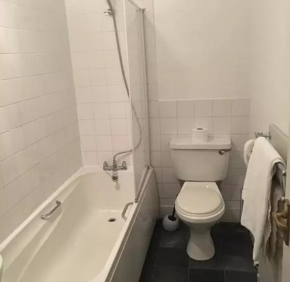 Отель The Dyvels Inn