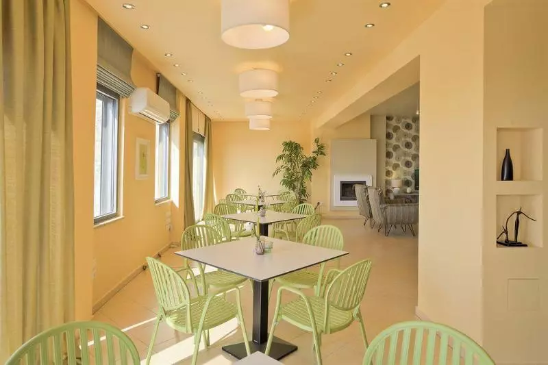 Marini Luxury Apartments And Suites