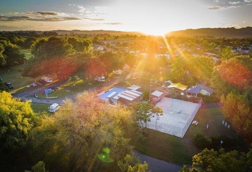 فندق على الطريق Hastings Top 10 Holiday Park