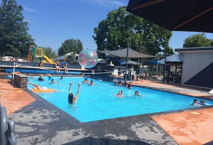 فندق على الطريق Hastings Top 10 Holiday Park