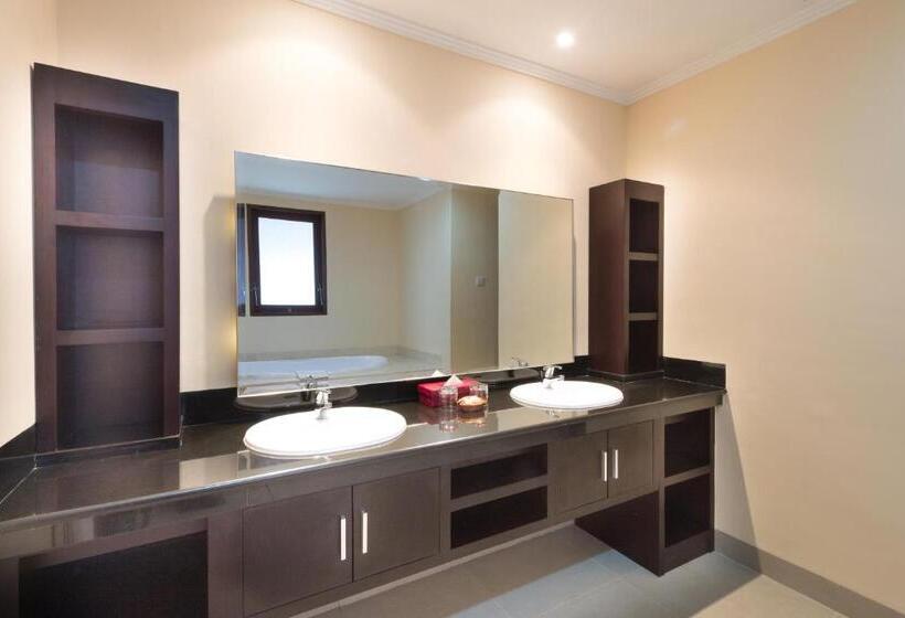 Peninsula Bay Resort