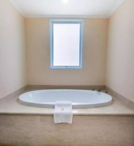 Peninsula Bay Resort