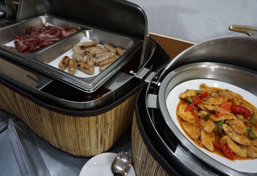 Peninsula Bay Resort