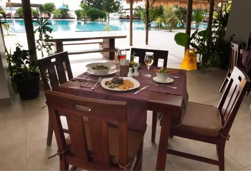 Peninsula Bay Resort