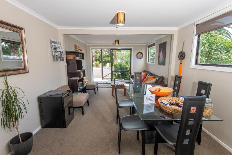 פנסיון 73 Milton Accommodation