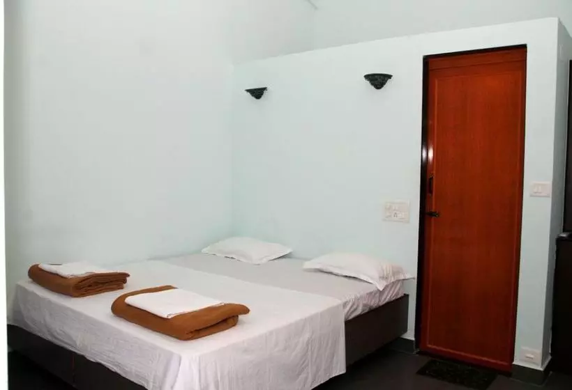 ペンション Vagator House