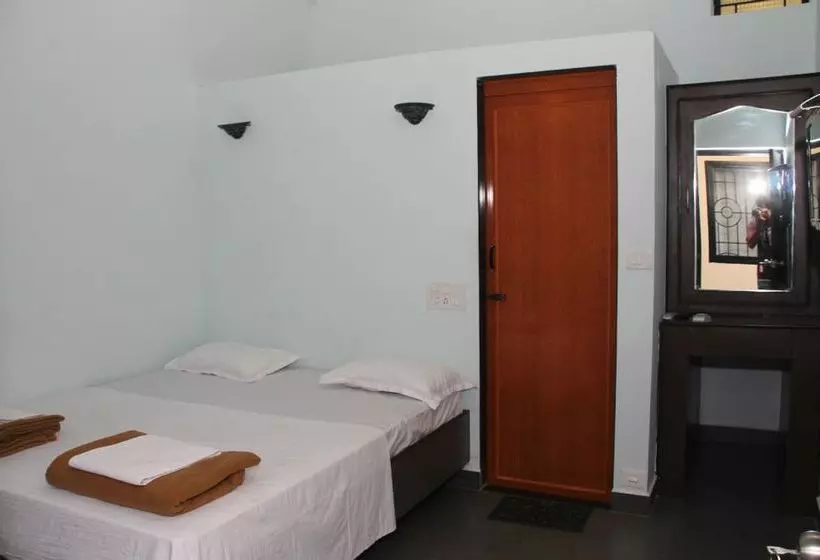 ペンション Vagator House