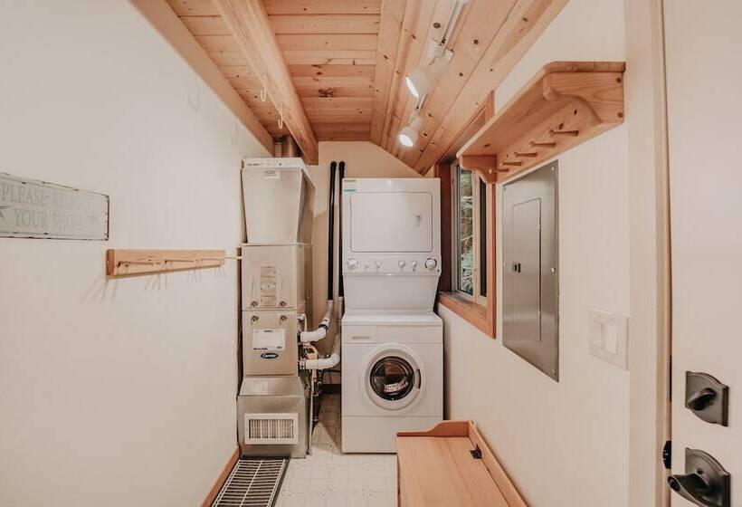 75sl   Wifi   Bbq   Pets Ok   Sleeps 6 2 Bedroom Home By Redawning