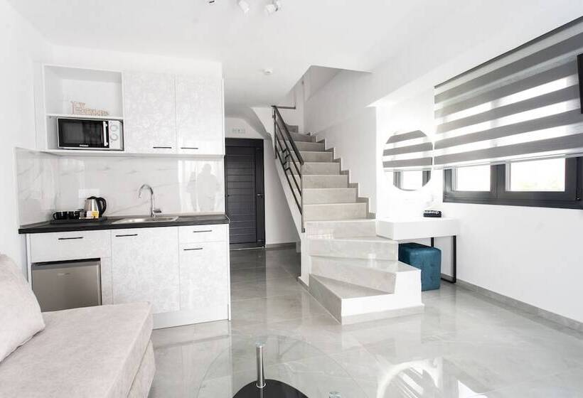 Aeonian Luxury Suites Asprovalta, Adults Only & Kids 12 Plus