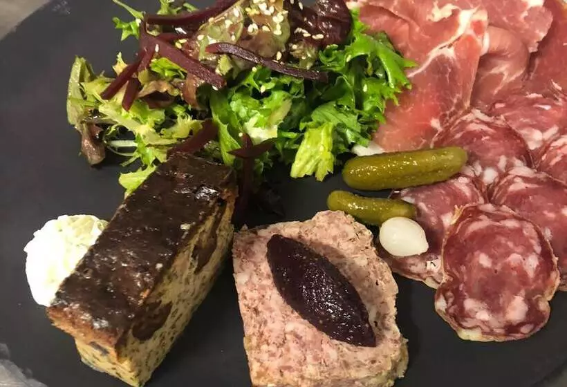 簡易ホテル Auberge De La Moreno