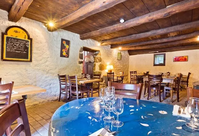 簡易ホテル Auberge De La Moreno