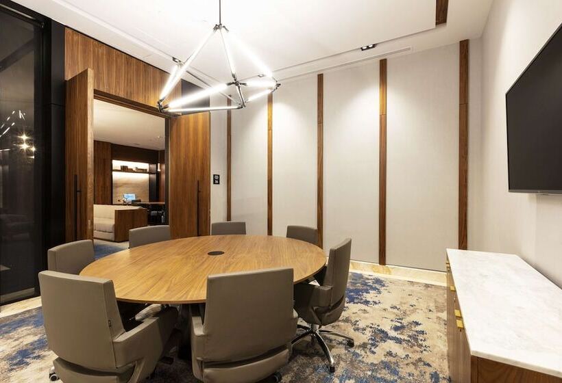 فندق Hilton Monterrey Valle