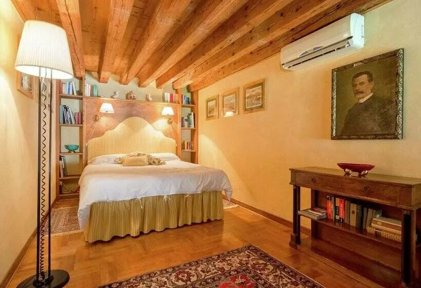 Hotelli Historic Venetian Style Castle In Piombino Dese With Pool