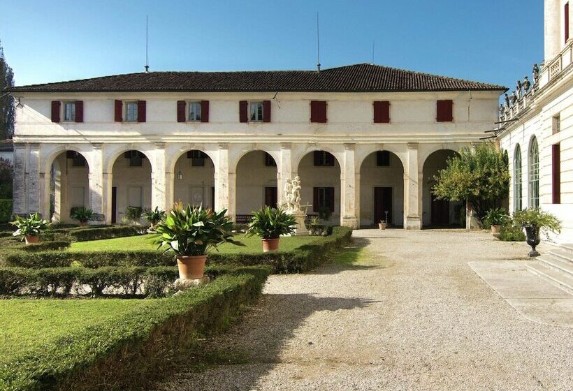 בית מלון כפרי Historic Venetian Style Castle In Piombino Dese With Pool