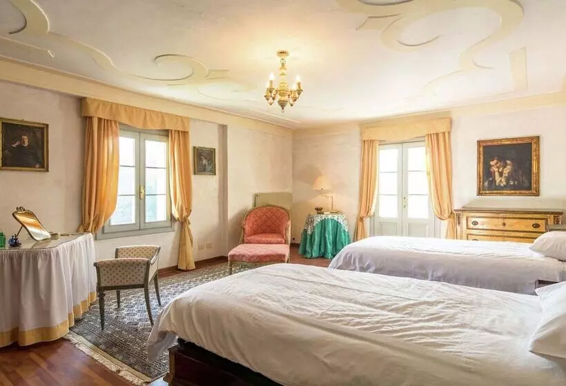 Hotelli Historic Venetian Style Castle In Piombino Dese With Pool