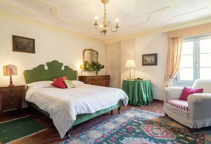 Hotelli Historic Venetian Style Castle In Piombino Dese With Pool