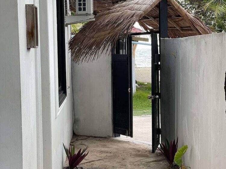 هتل Ocean Villa With Pool & Spa