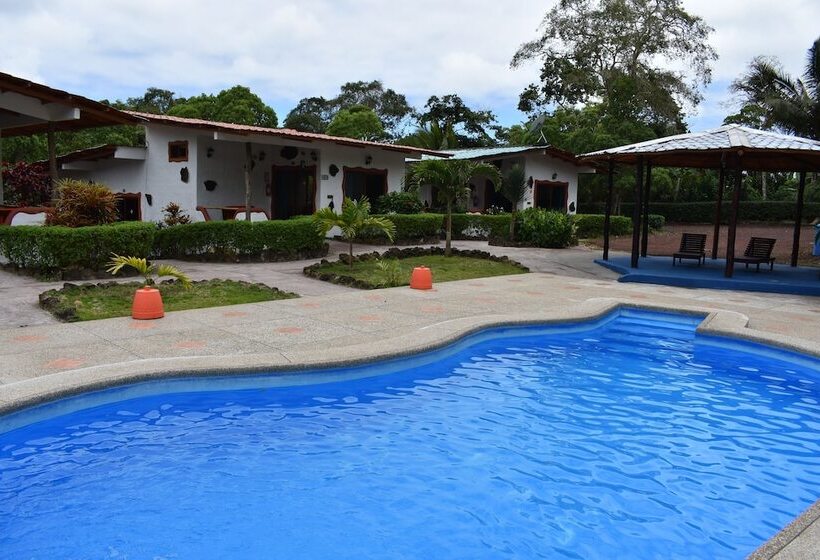 فندق Piedras Blancas Lodge