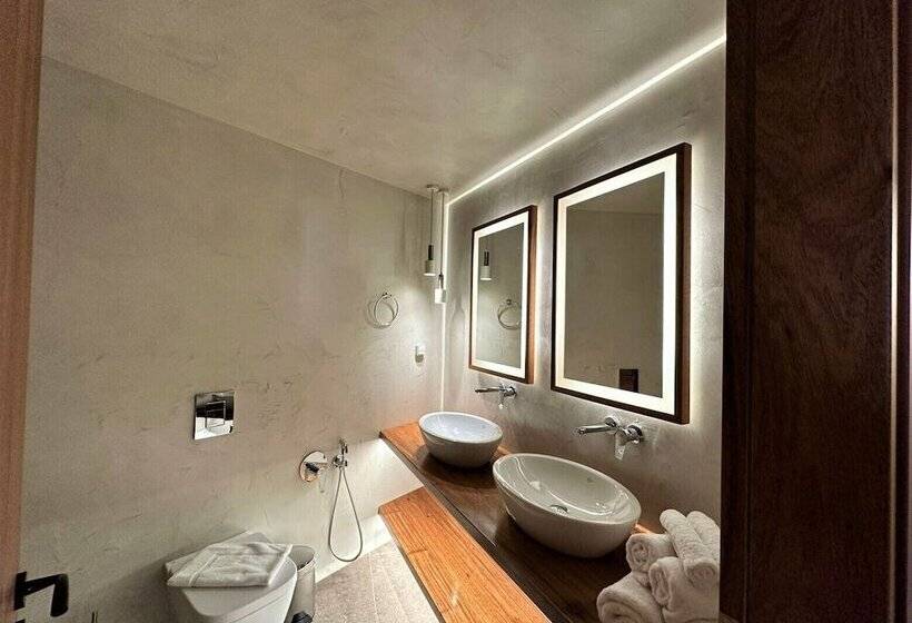 Hotel Victoria Caves