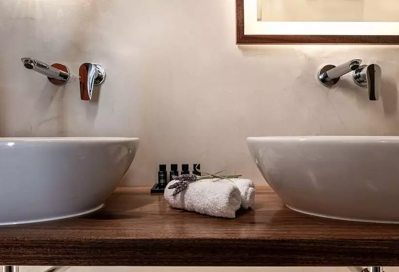 Hotelli Victoria Caves