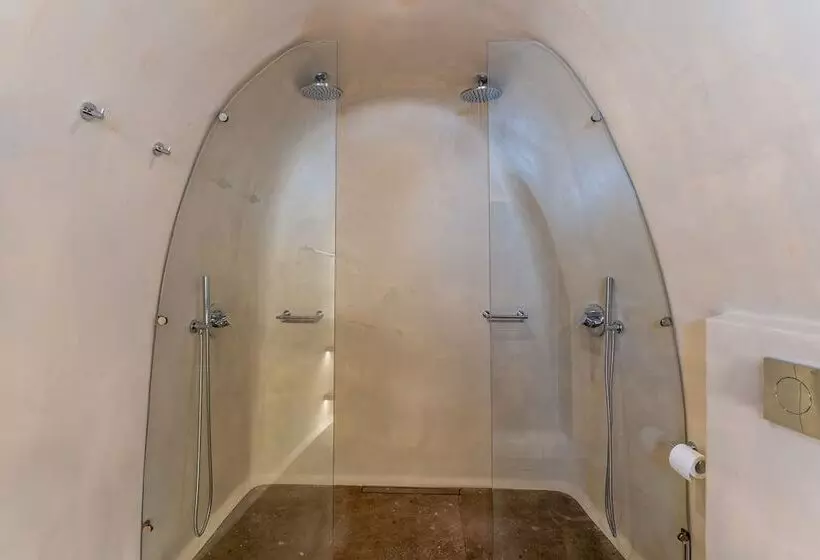 Hotelli Victoria Caves