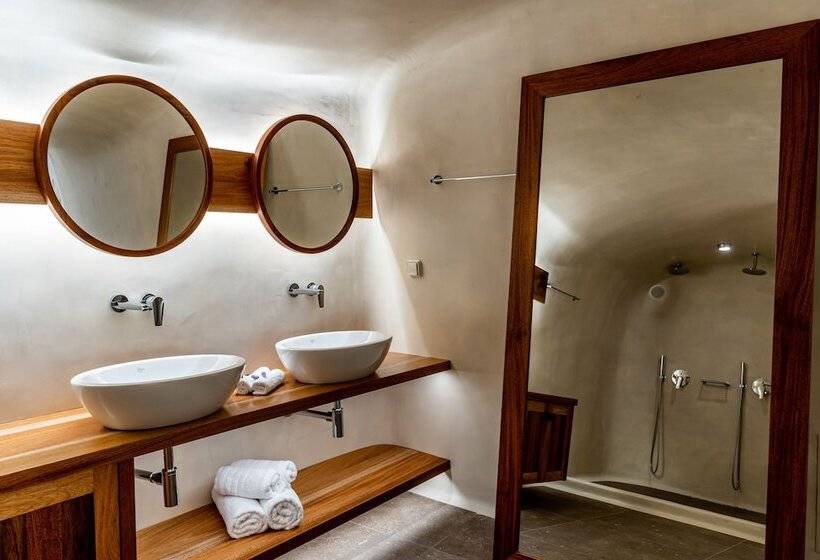 Hotel Victoria Caves