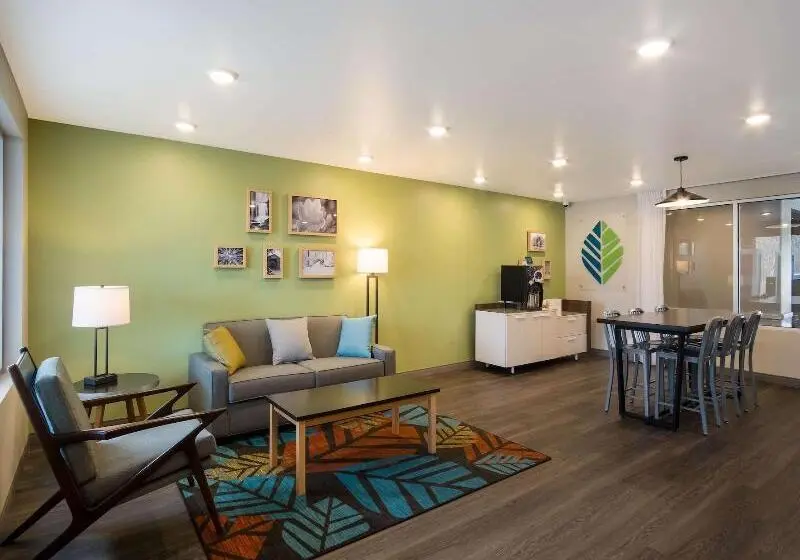 ホテル Woodspring Suites Grand Rapids Kentwood